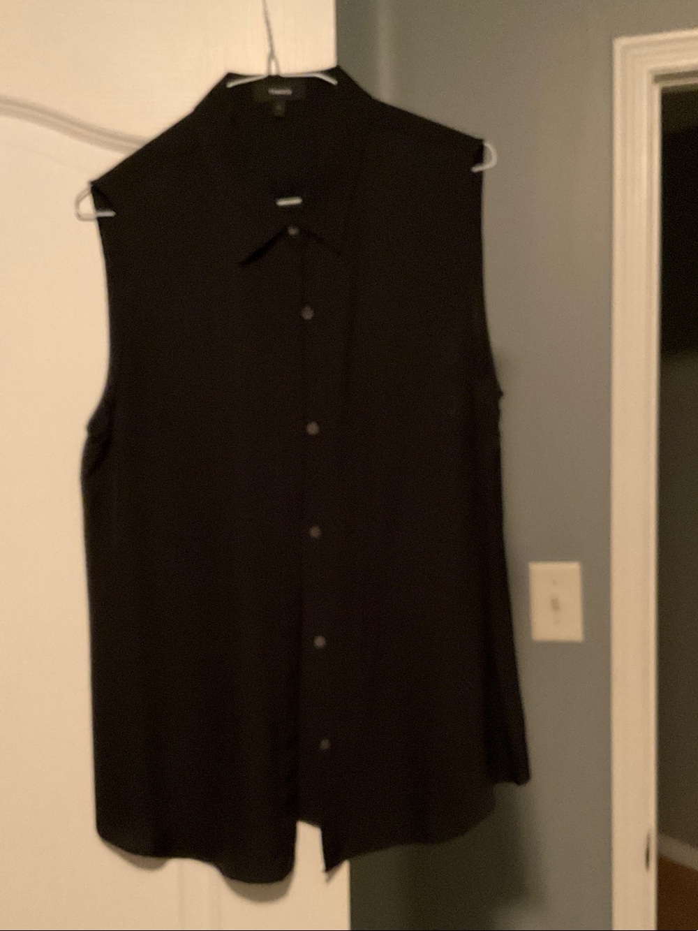 Theory Men's Black Sleeveless Button-Down Shirt